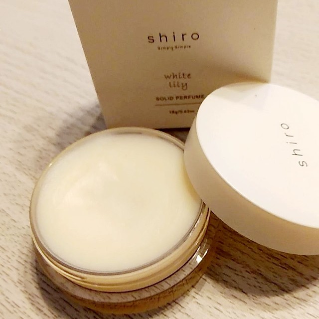 shiro(シロ)の【shiro】ホワイトリリー 練り香水 ソリッドパフューム コスメ/美容の香水(香水(女性用))の商品写真