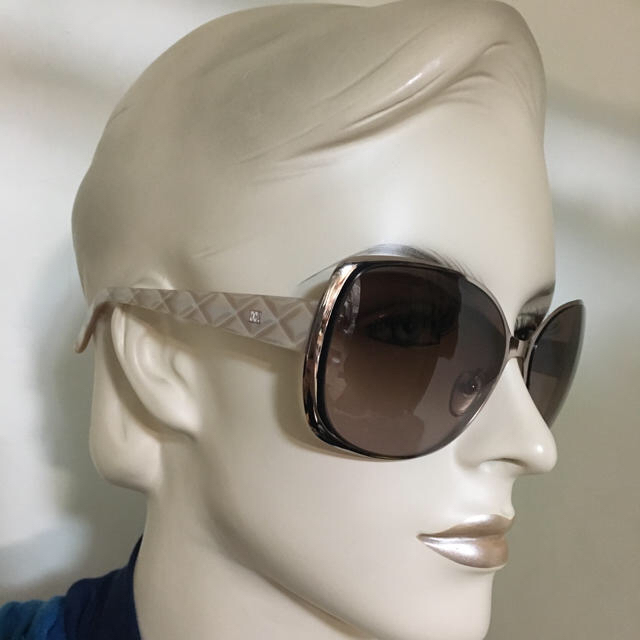 ESCADA(エスカーダ)のるる様専用☆エスカーダ&オルタナティブ  レディースのファッション小物(サングラス/メガネ)の商品写真