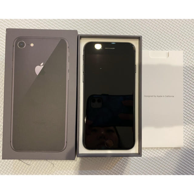 Apple(アップル)のあつし様　　iPhone8 64GB スマホ/家電/カメラのスマートフォン/携帯電話(スマートフォン本体)の商品写真