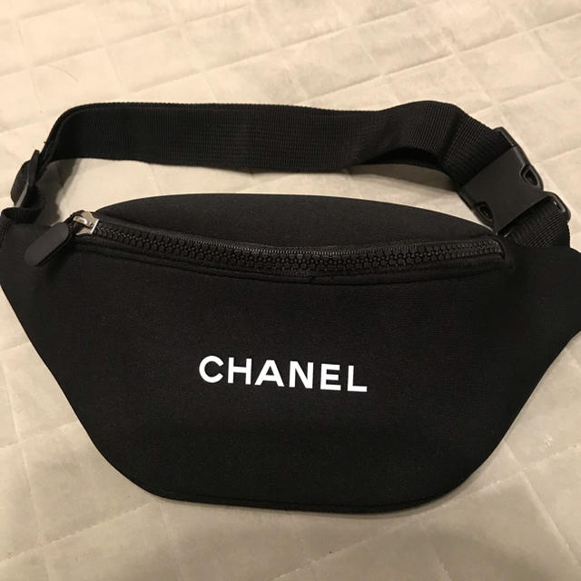 CHANEL(シャネル)のシャネル　ウエストポーチ　ショルダーバック レディースのバッグ(ボディバッグ/ウエストポーチ)の商品写真