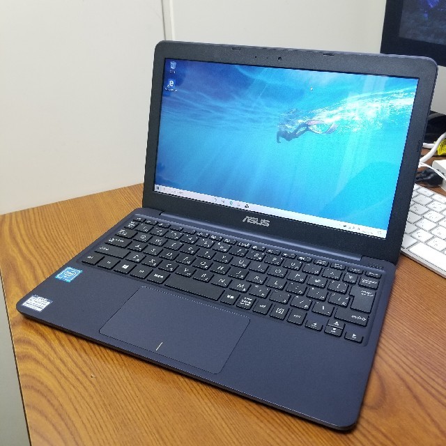 薄型軽量 ASUS X205T MS office付