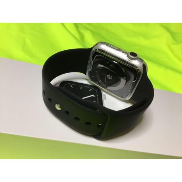 Apple Watch(アップルウォッチ)の★３月〜使用★最新モデル★Apple Watch５白★バンド新品★オマケ２つ付 スマホ/家電/カメラのスマートフォン/携帯電話(スマートフォン本体)の商品写真