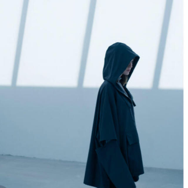 SUNSEA(サンシー)のstein OVERSIZED DIVIDE SLEEVE ANORAK   メンズのトップス(パーカー)の商品写真