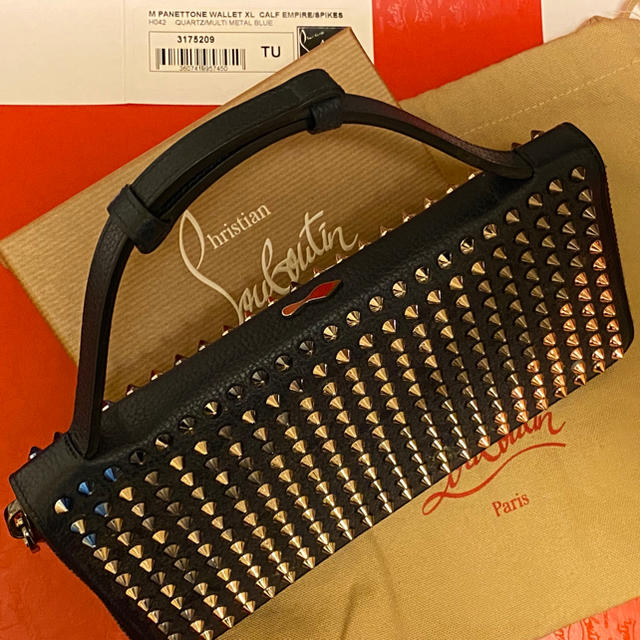 18%OFF】 Christian Louboutin クラッチ 長財布 クリスチャンルブタン