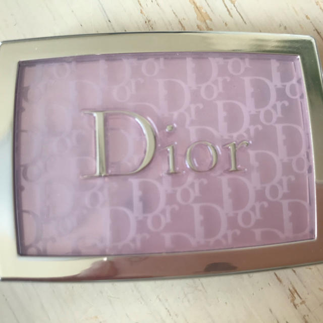 Dior バックステージ　ロージーグロウ003 パール