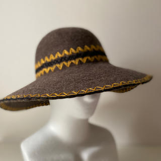 ヘレンカミンスキー(HELEN KAMINSKI)のヘレンカミンスキー ハット つば広帽子 ステッチ装飾 女優帽(ハット)