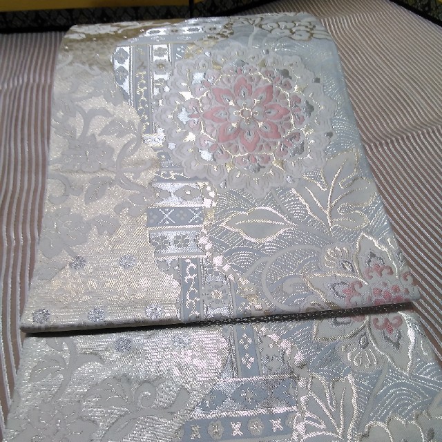 超美品　正絹　袋帯(プラチナとゴールド　淡いピンクの正倉院華紋　六通)　長尺帯