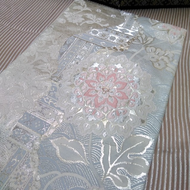 超美品　正絹　袋帯(プラチナとゴールド　淡いピンクの正倉院華紋　六通)　長尺