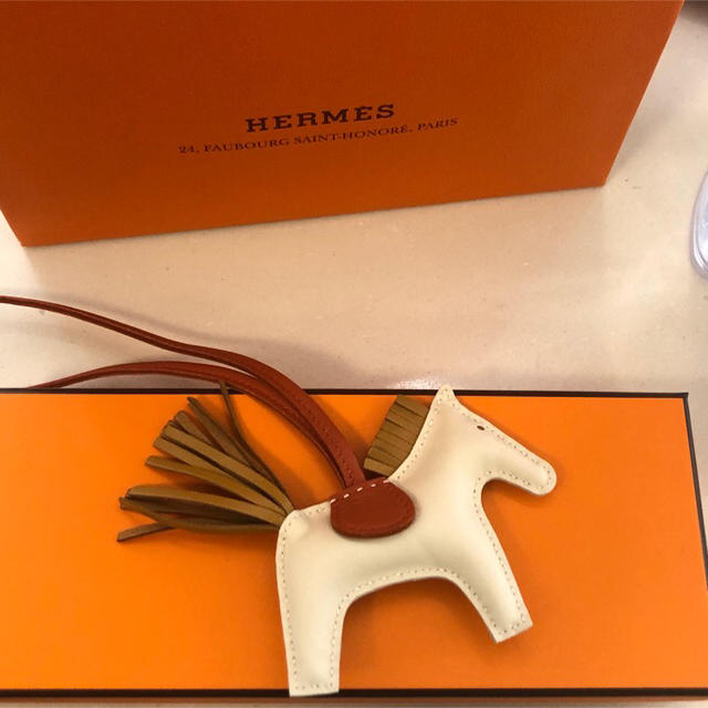 Hermes(エルメス)の新品/HERMES エルメス ロデオチャーム PM クレ レディースのアクセサリー(チャーム)の商品写真