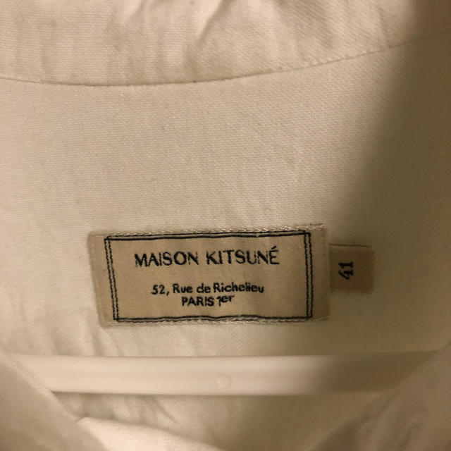MAISON KITSUNE'(メゾンキツネ)のメゾンキツネ 白シャツ メンズのトップス(シャツ)の商品写真