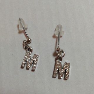 イニシャルピアス　　品番32(ピアス)