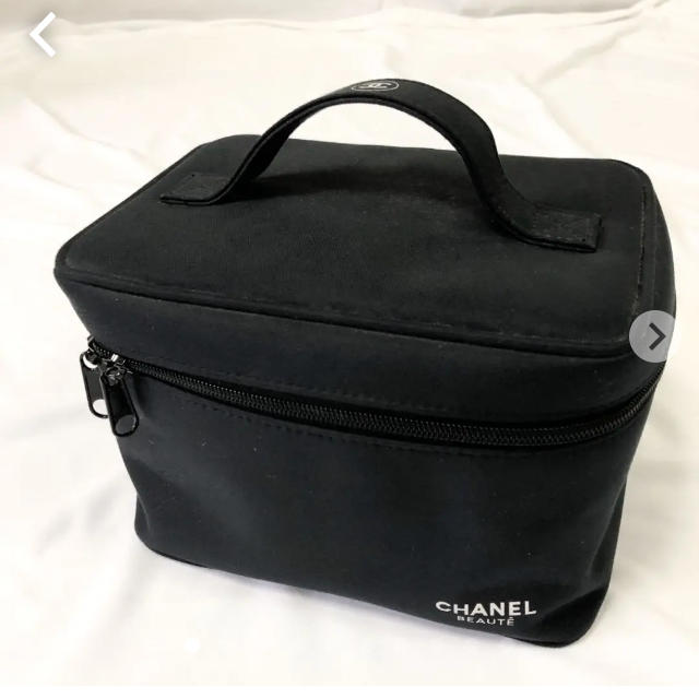 CHANEL シャネル バニティバッグと2つのポーチ - ハンドバッグ