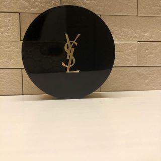 イヴサンローランボーテ(Yves Saint Laurent Beaute)のイヴ　サンローラン　アンクル　ド　ポー　コンパクトファンデーションB30標準色(ファンデーション)