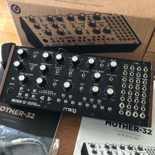 ムック(moog)のMoog Mother 32 セミモジュラーシンセサイザー(キーボード/シンセサイザー)