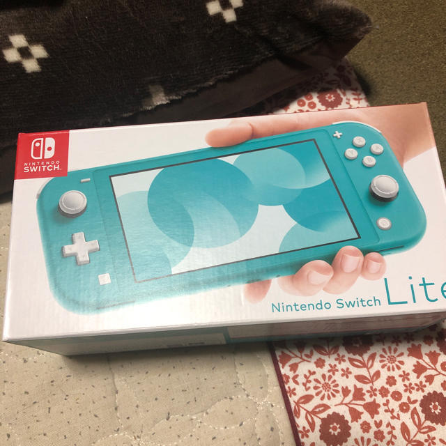 最安値 Nintendo Switch - ほぼ未使用 任天堂スイッチライト