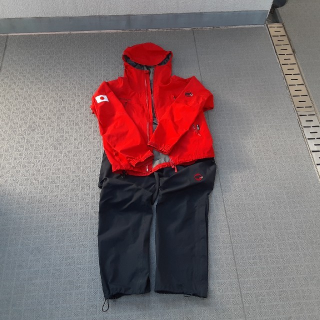 Mammut(マムート)のよこし様専用　マムート　GORE-TEX　プロシェル　THUNDERSTORM  スポーツ/アウトドアのアウトドア(登山用品)の商品写真