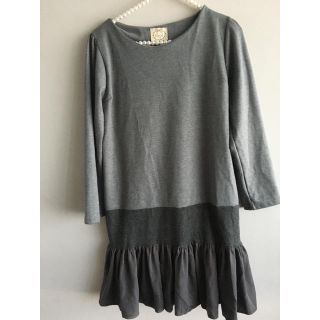 トッコ(tocco)のtocco グレーフリルワンピース　美品(ひざ丈ワンピース)