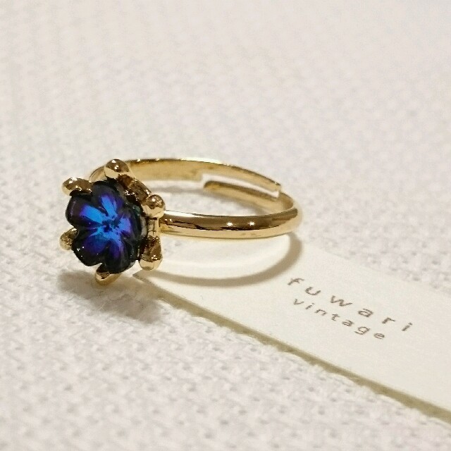 ヴィンテージ小さなお花の指輪 ブルー レディースのアクセサリー(リング(指輪))の商品写真