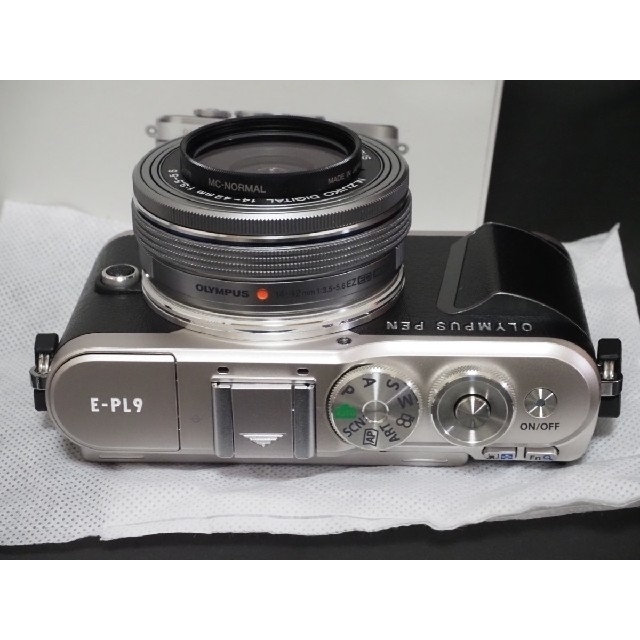 OLYMPUS(オリンパス)のオリンパスPEN  E-PL9　EZレンズセット超美品！メーカー保証 スマホ/家電/カメラのカメラ(ミラーレス一眼)の商品写真