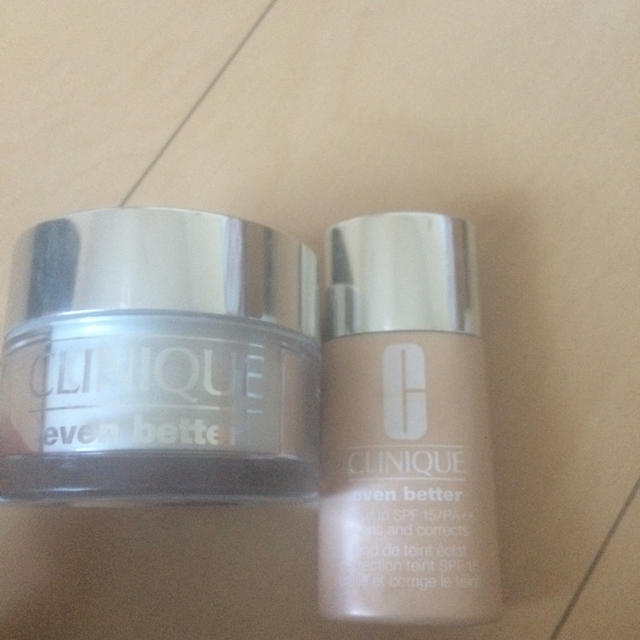 CLINIQUE(クリニーク)のクリニークのファンデーション&フェースパウダーセット コスメ/美容のベースメイク/化粧品(ファンデーション)の商品写真