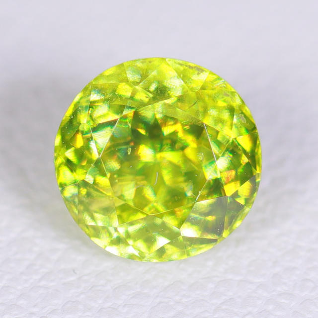 各種パーツ『天然グリーンスフェーン』1.38ct スペイン産 ルース 宝石