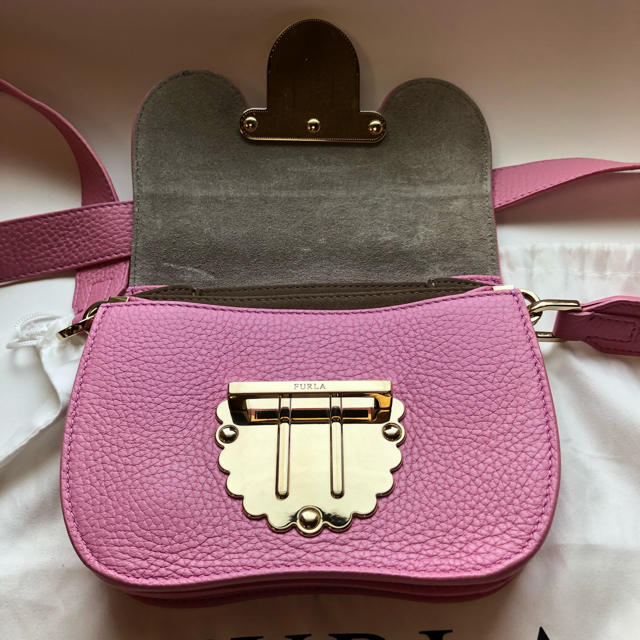 Furla(フルラ)の【新品】FURLA フルラ ショルダーバッグ ピンク系色 レディースのバッグ(ショルダーバッグ)の商品写真