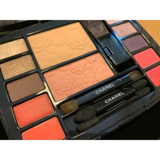 CHANEL トラベルメイクアップパレット ハーモニーカメリア