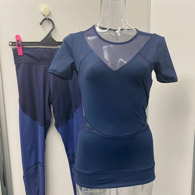 adidas by Stella McCartney(アディダスバイステラマッカートニー)のadidas stella Mccartney トレーニングウエア Tシャツ スポーツ/アウトドアのランニング(ウェア)の商品写真