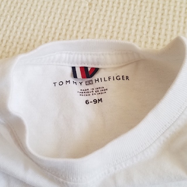 TOMMY HILFIGER(トミーヒルフィガー)のTOMMY HILFIGER　半袖Tシャツ 6-9M キッズ/ベビー/マタニティのベビー服(~85cm)(Ｔシャツ)の商品写真