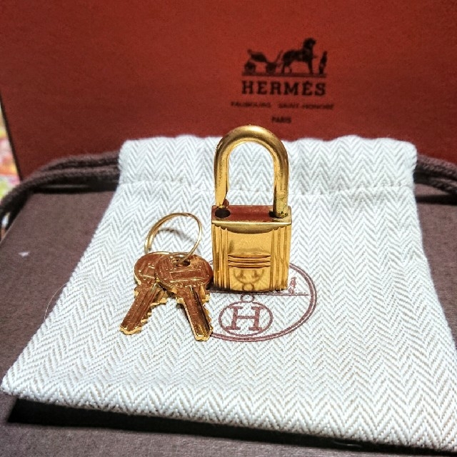 HERMES ゴールド カデナパドロック 南京錠、鍵付き！