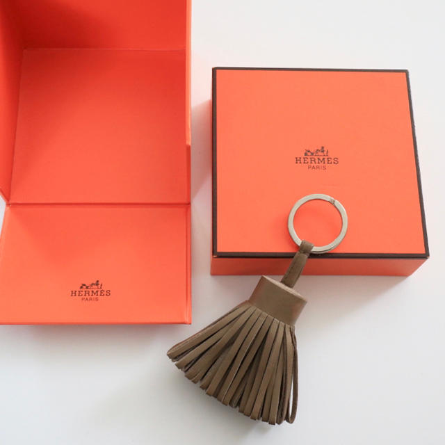 HERMES - エルメス カルメン エトゥープ 未使用ですが難ありの HERMES - エルメス カルメン エトゥープ 未使用ですが難ありの