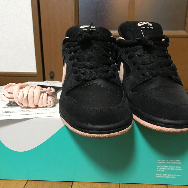 NIKE(ナイキ)のNIKE SB DUNK LOW PRO ピンクデビル メンズの靴/シューズ(スニーカー)の商品写真