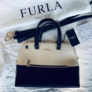 フルラ(Furla)のFURLA フルラ　バッグ　黒　白　Sサイズ　値下げ(ショルダーバッグ)