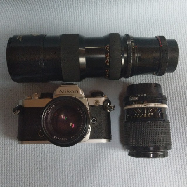 Nikon一眼レフ+ズームレンズカメラ