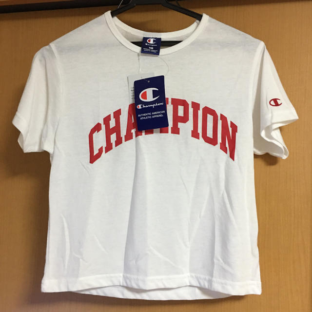 Champion(チャンピオン)のチャンピオン　赤　ロゴ　140  Tシャツ キッズ/ベビー/マタニティのキッズ服男の子用(90cm~)(Tシャツ/カットソー)の商品写真