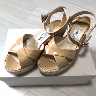 ジミーチュウ(JIMMY CHOO)のジミーチュウ　パテントサンダル　36 ベージュ(サンダル)