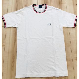 フレッドペリー(FRED PERRY)のFRED PERRY フレッドペリー　Tシャツ　ホワイト(Tシャツ/カットソー(半袖/袖なし))