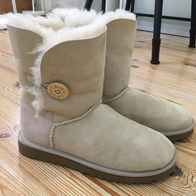 UGG アグ　新品　ムートンブーツ　24センチ