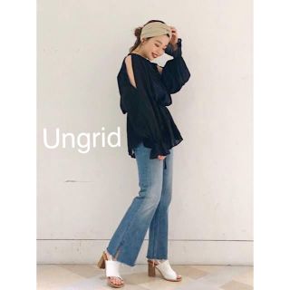 アングリッド(Ungrid)のUngrid アングリッド　オープンショルダー楊柳ブラウス　トップス　シャツ　麻(シャツ/ブラウス(長袖/七分))