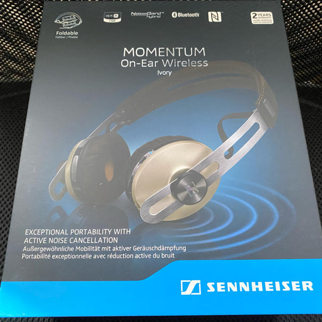 SENNHEISER(ゼンハイザー)のゼンハイザー MOMENTUM On-Ear Wireless アイボリー スマホ/家電/カメラのオーディオ機器(ヘッドフォン/イヤフォン)の商品写真