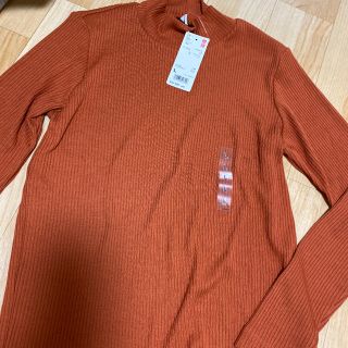 ユニクロ(UNIQLO)のユニクロ　リブハイネック　L(ニット/セーター)