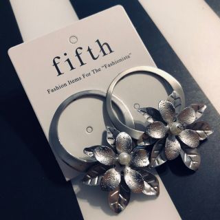 フィフス(fifth)のfifth フラワーサークルピアス(ピアス)