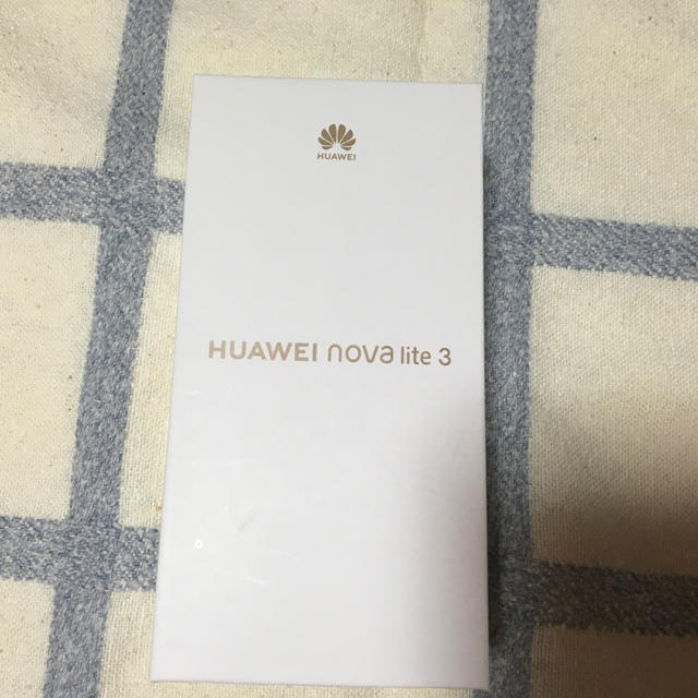 ANDROID(アンドロイド)のHUAWEI  nova lite3  RED  simフリー　 スマホ/家電/カメラのスマートフォン/携帯電話(スマートフォン本体)の商品写真