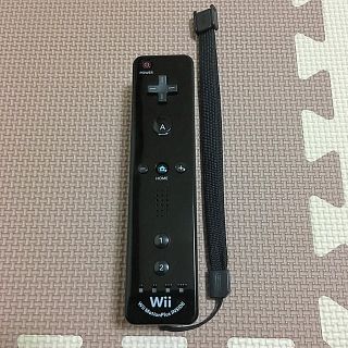 ウィー(Wii)のWiiリモコンプラス 黒(家庭用ゲーム機本体)