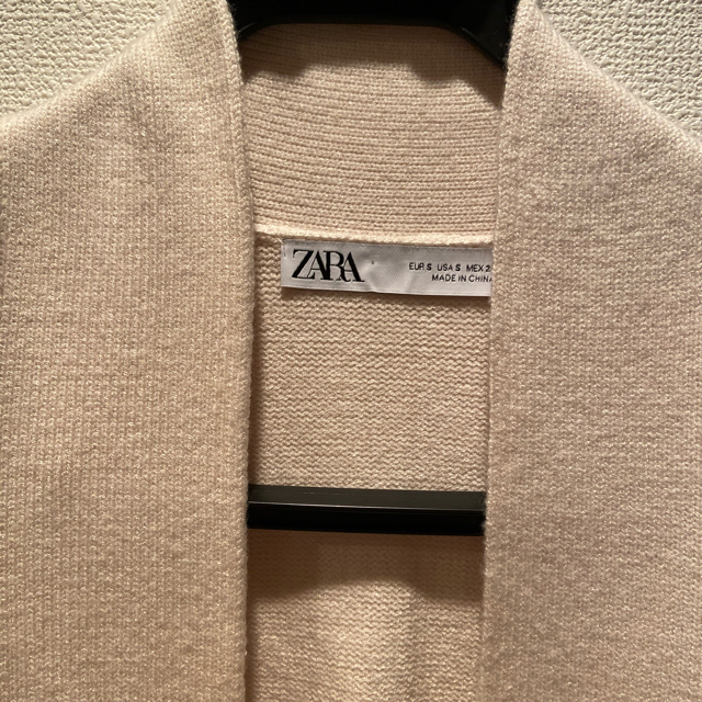 ZARA(ザラ)のザラ  ロングカーディガン　ZARA ロング丈ニットカーディガン レディースのトップス(カーディガン)の商品写真