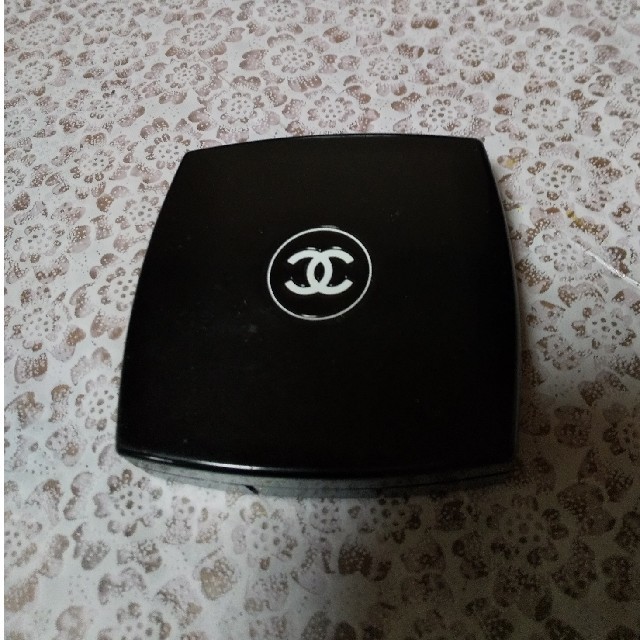 CHANEL(シャネル)のCHANEL　01 AUBEパウダー コスメ/美容のベースメイク/化粧品(フェイスパウダー)の商品写真