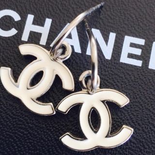 シャネル(CHANEL)のCHANEL ゆらゆらCCピアス(ピアス)