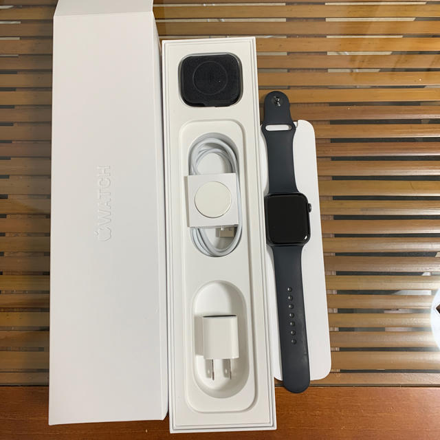 Apple Watch(アップルウォッチ)のApple watch series5  44mm スペースグレイ メンズの時計(腕時計(デジタル))の商品写真