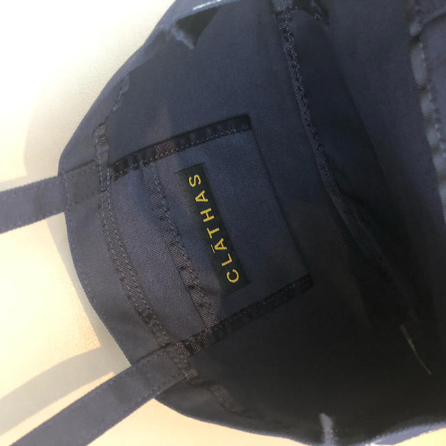CLATHAS(クレイサス)の【新品】CLATHAS クレイサス カメリアリボン トートバッグ S ネイビー レディースのバッグ(トートバッグ)の商品写真