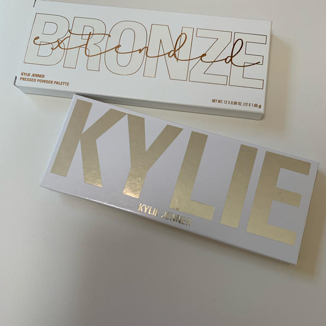 Kylie Cosmetics(カイリーコスメティックス)のカイリーコスメティック コスメ/美容のベースメイク/化粧品(アイシャドウ)の商品写真